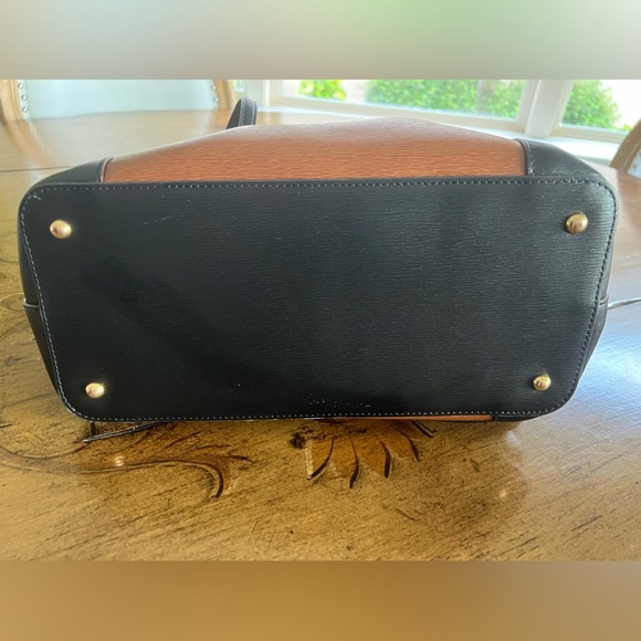 Brown/black shoulder bag. - Picture 7 of 12